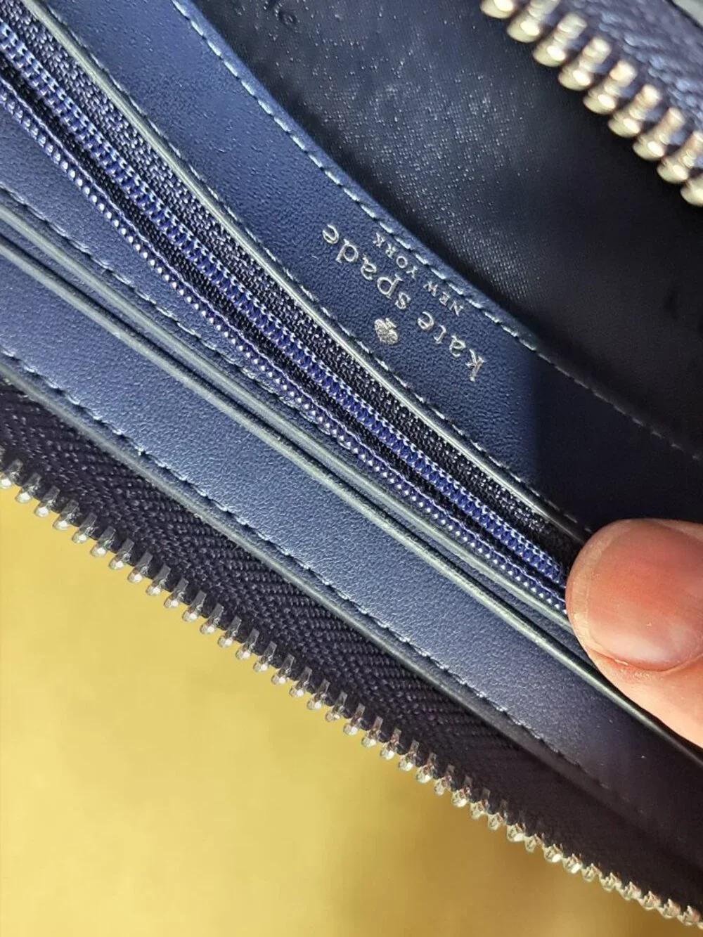 KATE SPADE Blue Long Wallet zipper closure